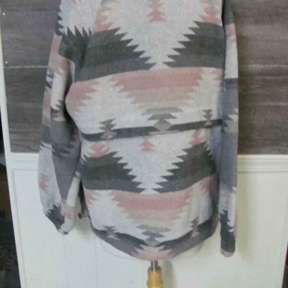 PINK AZTEC PRINT ZIPPERED HOODIE NEW WITH TAGS - Picture 8 of 8